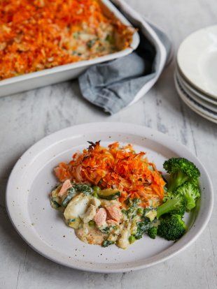 This delicious fish pie is a great excuse to pack in the veg, so use whatever you have to hand – even frozen peas! Give it a go. Fish Pie Jamie Oliver, Best Fish Pie Recipe, Fish Pie Recipe, Fakeaway Recipes, Fish Pie, Tesco Real Food, Jamie Oliver Recipes, Chicken Pasta Recipes, Healthy Family Meals