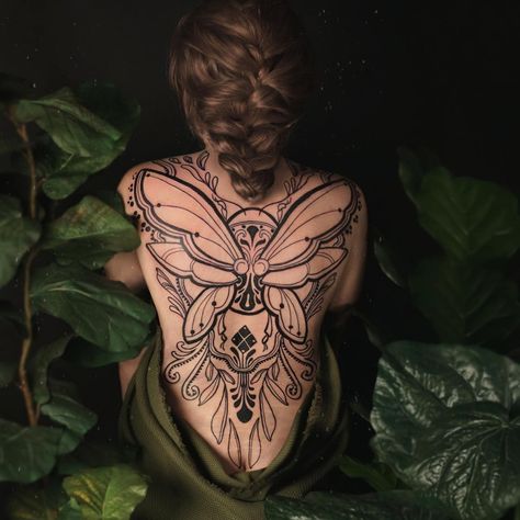 Butterfly Back Piece Tattoo, Tattoo Back Women Full, Full Back Women Tattoo, Full Backpiece Tattoo For Women, Full Leg Floral Tattoo, Ornate Back Tattoo, Backpiece Tattoo Design, Color Back Tattoo, Backpiece Tattoo For Women