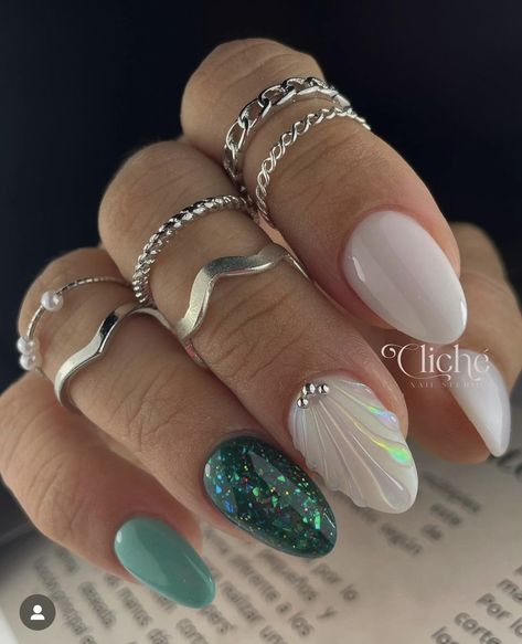 Subtle Mermaid Nails, Mermaid Short Nails, Siren Inspired Nails, Nails Sirena, Siren Acrylic Nails, Siren Nails, Under The Sea Nails, Short Nail Designs Mermaid, Chrome Nails Designs