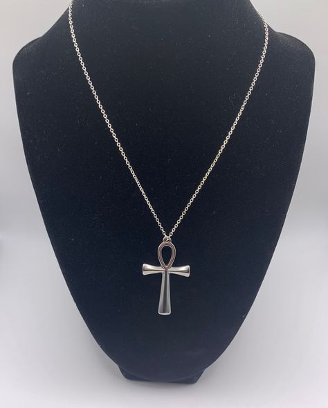 Ahnk Symbol Necklace, Ankh Necklace Silver, Ankh Jewelry, Metal Lords, Basic Necklace, Rock Star Outfit, Symbol Of Life, Egyptian Necklace, Ankh Necklace