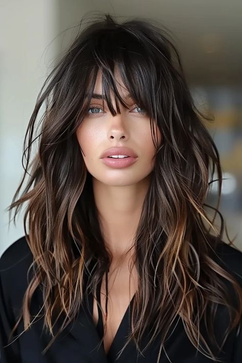 Why These 24 Choppy Haircuts For Long Hair Are All The Rage - Pinch Of Glam Long Choppy Haircuts With Bangs, Edgy Long Haircut, 2024 Summer Hair Trends, 90s Long Hair, Long Bronde Hair, Long Choppy Haircuts, Hairstyle Cornrows, Choppy Haircuts, Choppy Layers