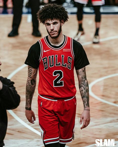 Liangelo Ball, Ball Family, Lil Tay, Ball Aesthetic, Bulls Basketball, Lonzo Ball, Basketball Is Life, Basketball Photography, Lamelo Ball