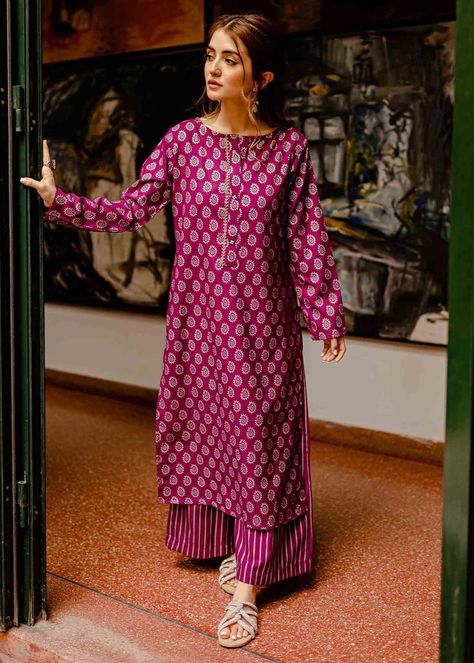 Eid Outfit Ideas, Simple Dress Casual, Stylish Short Dresses, Pakistani Fancy Dresses, Dress Design Patterns, Simple Pakistani Dresses, Designer Dresses Casual, Quick Outfits