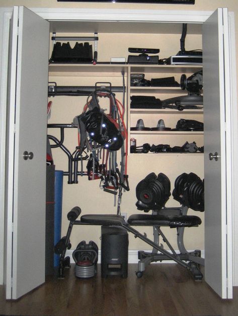 Home Gym Closet, Gym Closet, Basement Gym Ideas, Room Cupboard, Home Gym Ideas, Diy Home Gym, Basement Gym, Home Gym Exercises, Room Gym