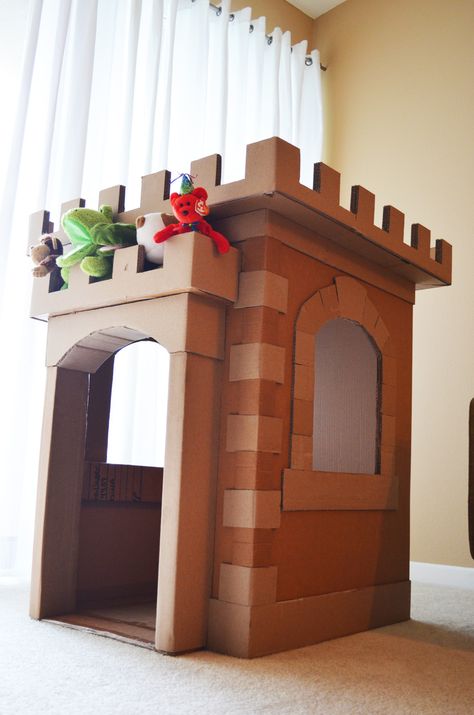 Building a Cardboard Castle | Cardboard Castle Fun | Brandon Tran Cardboard Play, Cardboard Playhouse, Carton Diy, Cardboard Castle, Kids Forts, Cardboard Box Crafts, Cardboard Toys, Folding Origami, Cardboard House