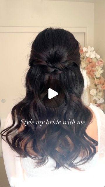 Dark Hair Half Up Half Down, Half Up Bridal Hair Medium Length, Dark Hair Updo Wedding, Half Up Fine Hair, Half Up Half Down Fine Hair, Half Up Half Down Hair Bride, Dark Hair Wedding Hairstyles Brides, Half Updo Tutorial, Bridal Half Up Half Down