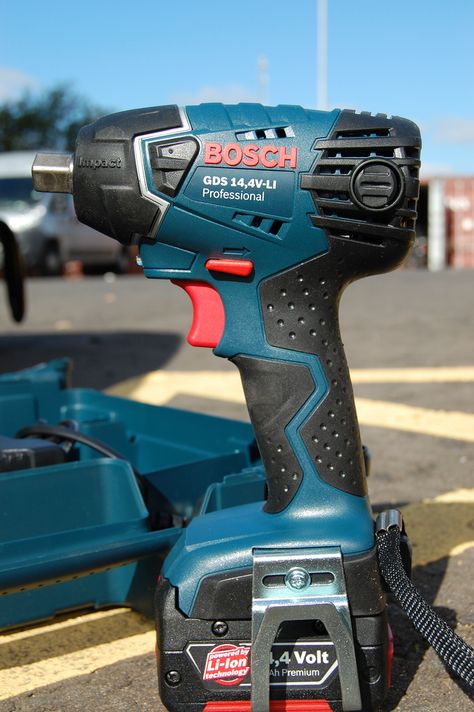 Cordless Power Tools, Screws And Bolts, Impact Driver, Impact Wrench, Cordless Drill, Garage Workshop, Electric Drill, Power Tool, Glue Gun