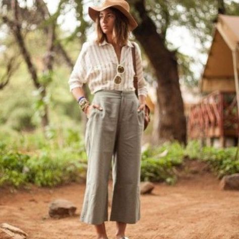 28 Safari Outfit Ideas 17 Safari Theme Outfit, Theme Outfit Ideas, Safari Outfit Ideas, Safari Outfit Women, Adventure Dress, Pith Helmet, Safari Outfit, Safari Outfits, 90s Fashion Outfits Hip Hop Party