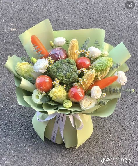 Vegetable Flower Bouquet, Bouquet Vegetable, Bucket Jajan, Vegetables Bouquet, Vegetable Bouquet, Fruit Hampers, Starry Night Wedding, Diy Bouquet Wrap, Fruit Basket Gift