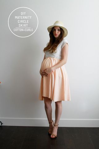 Make your own maternity wardrobe with these 30+ DIYs (new post almost daily) | C&C | Bloglovin’ Maternity Skirt Pattern, Diy Maternity Dress, Diy Maternity Clothes, Maternity Sewing Patterns, Maternity Patterns, Maternity Sewing, Sewing Projects Clothes, Maternity Skirt, Diy Skirt