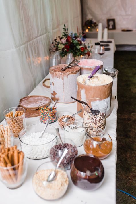 Wedding Ice Cream Bar, Ice Cream Wedding, Ice Cream Station, Ice Cream Sundae Bar, Sundae Bar, Ice Cream Bar, Party Food Buffet, Reception Food, Bar Wedding