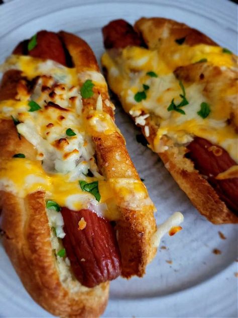 Easy Air Fryer Hot Dogs Air Fryer Hot Dogs, Grilled Cheese Hot Dog, Daily Yum, Fried Hot Dogs, Homemade Chipotle, Hot Dogs Recipes, Best Air Fryer, Random Recipes, Air Fryer Oven Recipes