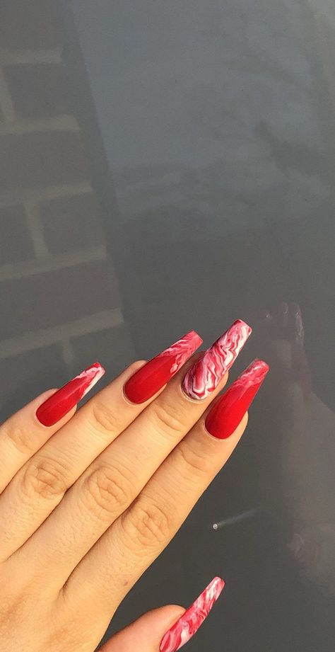 White And Red Nails, Hot Red Nails, Trendy Nails Red, Football Nails, Red And White Nails, 2023 Nail, Nails Art Designs, Nail Art Tips, Red Acrylic Nails