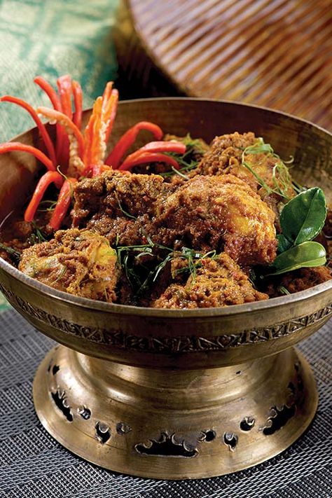 Chef Wan's Recipe: Spicy Chicken Rendang - Weekender.Com.Sg Chicken Rendang, Chef Wan, Rendang Daging, Nyonya Food, Asian Chicken Recipes, Malay Food, Asian Chicken, Malaysian Food, Yummy Chicken Recipes