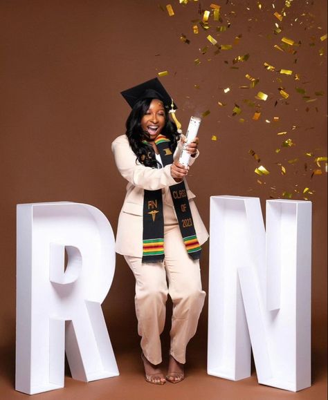 Graduation Pictures Black Women Nursing, Graduation Photoshoot Ideas Nursing, College Graduation Pictures Plus Size, Rt Graduation Pictures, Nicu Nurse Graduation Pictures, Nursing Grad Photoshoot, Cna Graduation Pictures, Registered Nurse Photoshoot, Pa Graduation Pictures