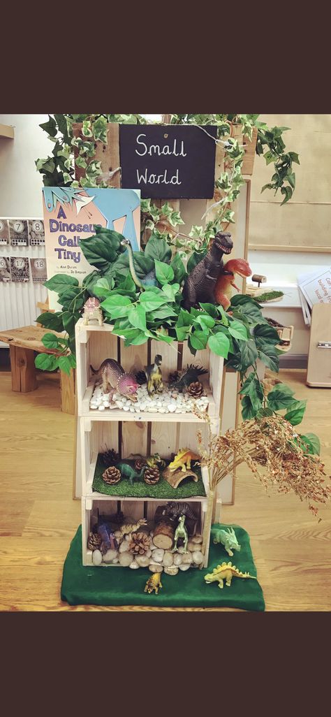 Reggio Small World, Curiosity Approach Small World, Mrs Hutchinson, Kindy Classroom Set Up, Oshc Room Set Up, Oshc Room Ideas, Small World Area Eyfs, Small World Ideas, Small World Eyfs