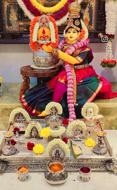 Varamahalakshmi Decoration Ideas At Home, Varamahalakshmi Decoration Ideas, Ammavaru Decoration, Varalaxmi Pooja Decoration, Gauri Decoration, Pooja Decoration Ideas, Kalash Decoration, Lakshmi Puja, Pooja Room Decor