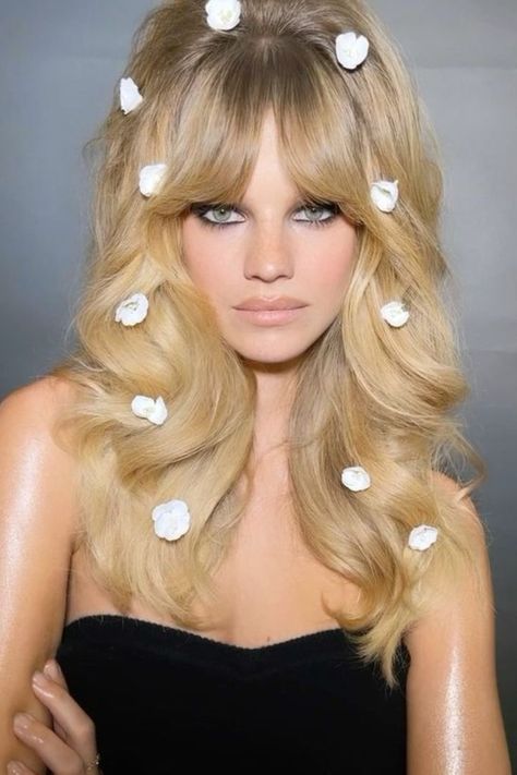 70s Hair And Makeup, 70’s Hair, Disco Hair, 60s Hair, 70s Hair, Flowers In Her Hair, Glam Hair, Long Blonde, Long Blonde Hair