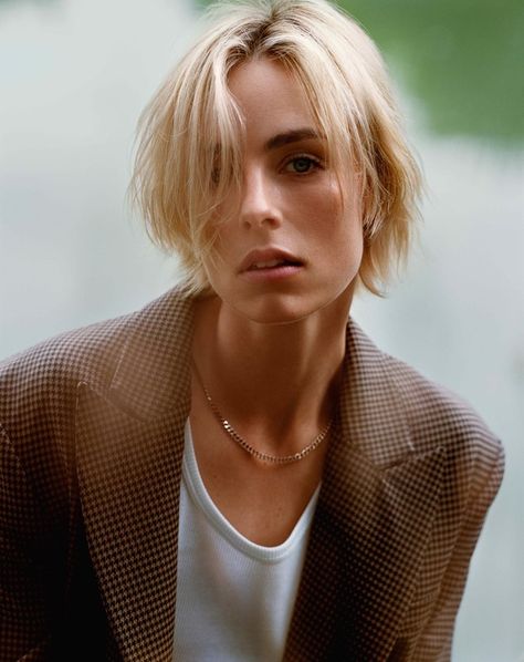 Isobel Campbell, Edie Campbell Hair, Campbell Puckett Hair, Collier Campbell, Campbell Scott Actor, Catwalk Dress, Alasdair Mclellan, Edie Campbell, High Cheekbones