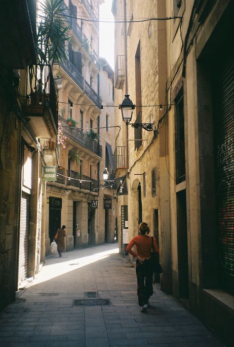 Latino Aesthetic, Barcelona Holiday, Gothic Quarter Barcelona, Barcelona Streets, Barcelona Aesthetic, Barcelona Street, Gothic Quarter, Landscape Watercolor, Lone Ranger