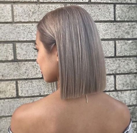 Bob Style Haircuts, Straight Bob Haircut, Long Face Haircuts, Straight Bob Hairstyles, Long Face Hairstyles, Balayage Blonde, Straight Bob, Haircut And Color, Brown Blonde Hair