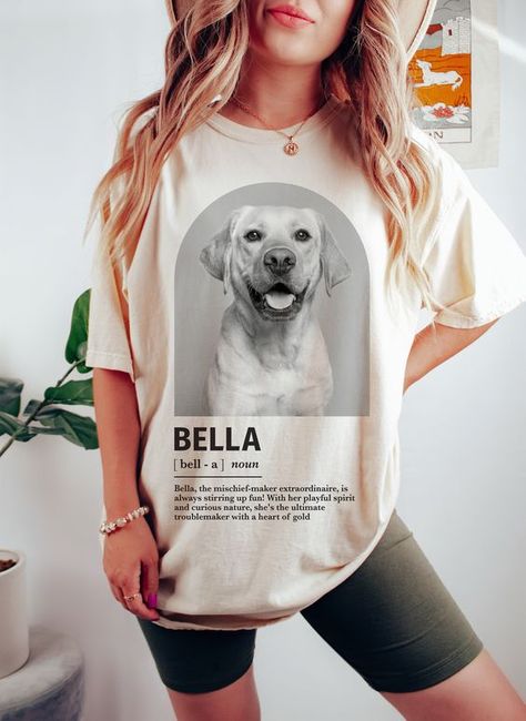 Sizes are smaller than normal A L would be an S or an XS Custom Dog Shirt, Custom Pet Shirt, Dog Mom Gifts Ideas, Custome Gifts, Animal T Shirt, Custom Dog Shirts, Personalized Pet Gifts, Animal Portraits Art, Gifts For Dog Lovers