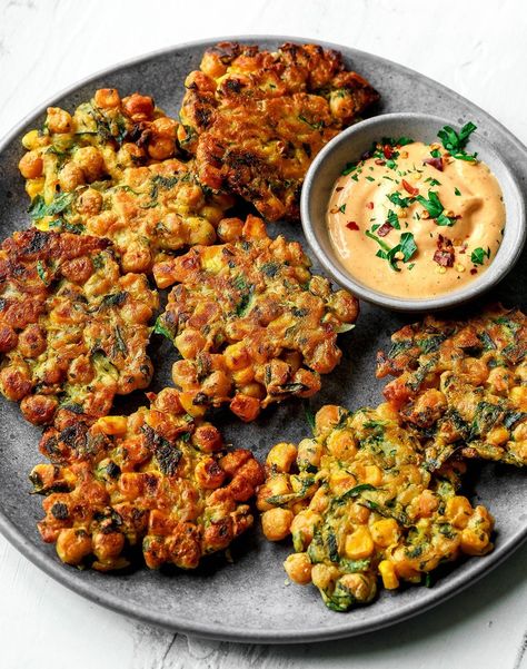 Vegan Chickpea Sweetcorn Fritters Sweetcorn Fritters, Savoury Breakfast, Brunch Foods, Chickpea Fritters, Vegan Chickpea, Plant Based Cookbook, Vegan Sweet Potato, Healthy Kitchen, Savory Breakfast