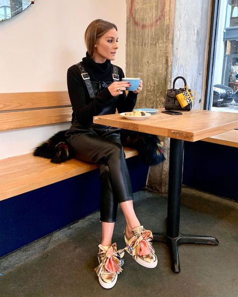 Olivia Palermo: su truco para transformar sus básicos de otoño, los zapatos de colores - Foto 3 Olivia Palermo Street Style, Olivia Palermo Outfit, New York Weather, Estilo Olivia Palermo, Olivia Palermo Lookbook, Olivia Palermo Style, Outfit Primavera, Olivia Palermo, Street Style Inspiration