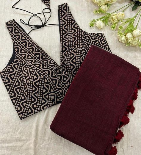 Ajrakh Blouse, Print Blouse Design, Cotton Sleeveless Blouse, Kalamkari Blouse, Maroon Saree, Cotton Saree Blouse Designs, Cotton Blouse Design, Simple Saree Designs, Latest Blouse Designs Pattern