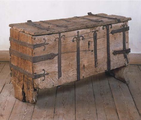 1000+ images about History of furniture - The Middle Ages on Pinterest | Medieval, 15th Century and 14th Century Tool Chests, Medieval Decor, Medieval Furniture, Trunks And Chests, Medieval Life, Antique Chest, Henry Viii, Medieval Period, Wooden Chest