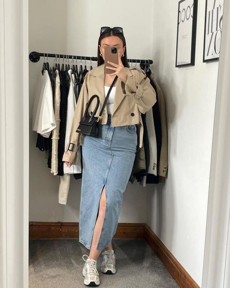 Concert Outfit Modest, Denim Skirt And Sneakers Outfit, Modest Outfit, Denim Skirt Outfits, Stylish Fall Outfits, Long Denim Skirt, Casual Day Outfits, Easy Trendy Outfits, Stylish Work Outfits