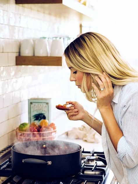 How to Be the Ultimate Hostess, According to Lauren Conrad | MyDomaine Food Photography, Nutrition Day, Cook Pictures, Cooking Logo, Cooking In The Kitchen, Cooking Design, Cooking Quotes, Cooking Photography, The Most Beautiful Pictures