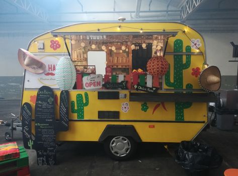 Burrito Stand Ideas, Taco Food Truck Aesthetic, Mexican Food Truck Design, Trippy Architecture, Taco Truck Ideas, Market Reference, Mexican Food Truck, Foodtrucks Ideas, Taco Food Truck