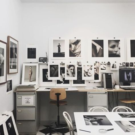 Photographer Workspace, Photography Workspace, Photography Home Office, Creative Workspace, Workspace Inspiration, Office Workspace, Workspace Design, Office Inspiration, Home Office Design