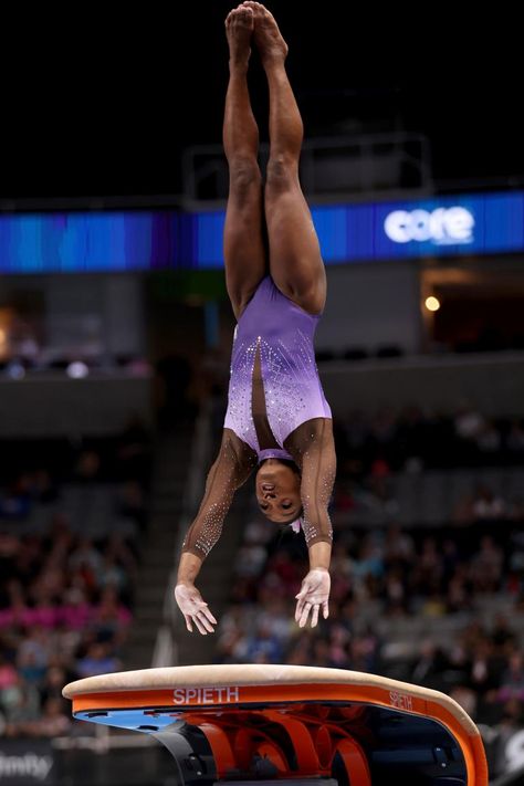 Simone Biles dominates on vault to the lead at U.S. championships Gymnastics Skills, Gymnastics Team, Usa Gymnastics, Us Olympics, Gymnastics Pictures, 2020 Olympics, Olympic Gymnastics, Sport Gymnastics, Sports Aesthetic