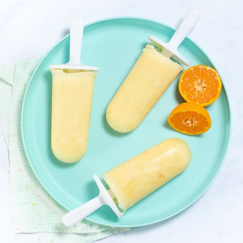 Orange Creamsicle Popsicles (4 Easy Ingredients) | Baby Foode Orange Cream Popsicles, Recipes For Babies, Puree Recipes, Smoothie Popsicles, Healthier Sweets, Baby Orange, Healthy Green Smoothies, Baby Puree Recipes, Baby Puree