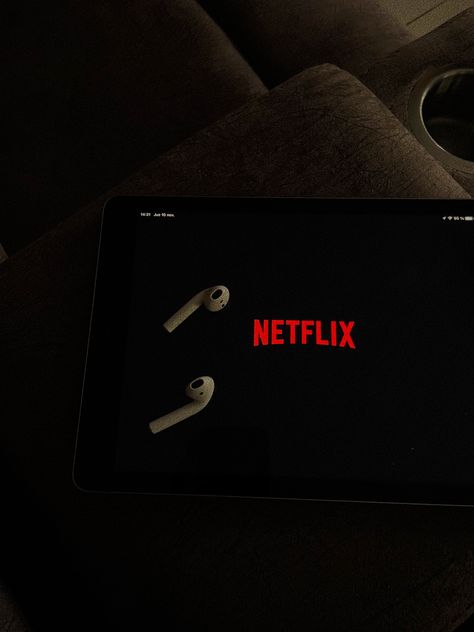 Dark aestetic netflix Netflix Dp, Dark Netflix Aesthetic, Netflix Profile Names Ideas, Watching Netflix Aesthetic Tv, Watching Netflix Aesthetic, Netflix Pfp, Netflix Dark, Clean Vibes, Netflix Aesthetic