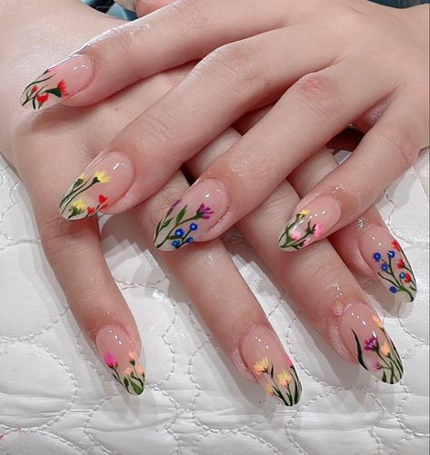 روتين العناية بالبشرة, Prom Nails, Funky Nails, Pretty Acrylic Nails, Floral Nails, Fancy Nails, Dope Nails, Nail Accessories, Best Acrylic Nails