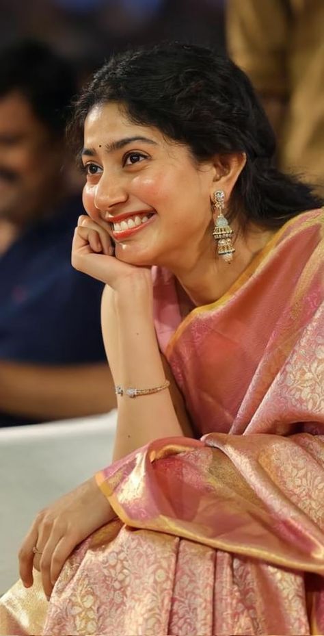 Sai Pallavi Pics Hd, Sai Pallavi Hd Images 1080, Rashmika Mandana In Saree, Sai Pallavi Hd Photos, Sai Pallavi Hd Images In Saree, Sai Pallavi Hd Images, Long Hair Images, Beautiful Dresses Short, 4k Hd