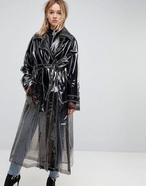 Turn heads in this clear plastic trench coat. Patent Trench Coats, Pvc Raincoat, Streetwear Mode, Street Style Trends, Raincoats For Women, Rain Wear, Womens Fashion Trends, Fashion Street, Latest Fashion For Women