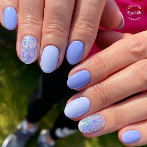 Nails Glitter Accent, Gel Nails With Glitter, Nails With Glitter Accent, Nails Lilac, Glitter Gel Nail Designs, Purple Gel Nails, Light Purple Nails, Purple Glitter Nails, Glitter Accent Nails