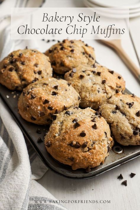 These bakery style chocolate chip muffins are a simple treat to whip up. They are big in flavour, chocolatey and light. The muffin tops are crunchy and crisp while the middle has a soft and moist crumb. Bakery Style Chocolate Chip Muffins, Moist Chocolate Chip Muffins, Best Chocolate Chip Muffins, Bakery Muffins, Yogurt Muffins, Chocolate Chip Muffin Recipe, Bakery Style Muffins, Muffin Tops, Sweet Muffin