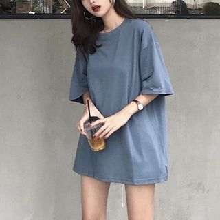 Buy Windflower Plain Elbow-Sleeve Oversized T-Shirt at YesStyle.com! Quality products at remarkable prices. FREE Worldwide Shipping available! Oversized Tshirt Outfit Korean, Korean Oversized Shirt, Oversize Tshirt Outfits, Egirl Clothes, Korean Girl Fashion, Tshirt Outfits, Kpop Fashion Outfits, Women Clothes, Oversized T Shirt