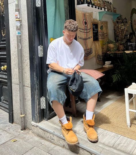 Timberland Summer Outfits, Timberland Outfits Hombres, Hip Hop Style Outfits, Timberland Outfit, Aesthetic Male Outfits, Crop Top Men, Timberland Outfits, Streetwear Outfit Ideas, Mens Photoshoot Poses