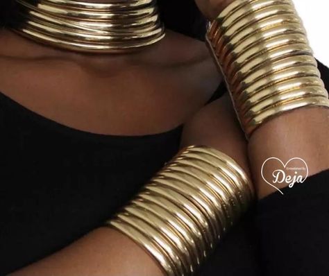 Gold Collar Choker Necklace Set Set comes with 1 necklace (length about 14 inches and height about 2.3 inches) and 2 bracelets. African Gold Jewelry, African Toys, African Jewellery, African Tattoo, Captive Prince, Gold Collar Necklace, Collar Choker, Gold Jewelry Sets, Bling Shoes