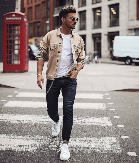 casualness Jacket Poses, Streetwear Inspiration, Shiva Parvati, Mens Casual Outfits Summer, Men With Street Style, Herren Outfit, Mens Style Guide, Cool Outfits For Men, Abercrombie And Fitch Jeans