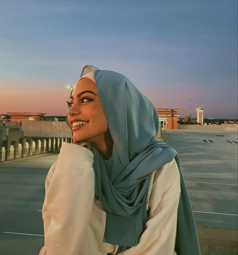 Allah Is Watching, Hijabi Fits, Hijabi Outfit, Hijabi Fashion Casual, Hijabi Aesthetic, Hijabi Outfits Casual, Hijab Outfits, Hijab Fashion Inspiration, Hijab Styles