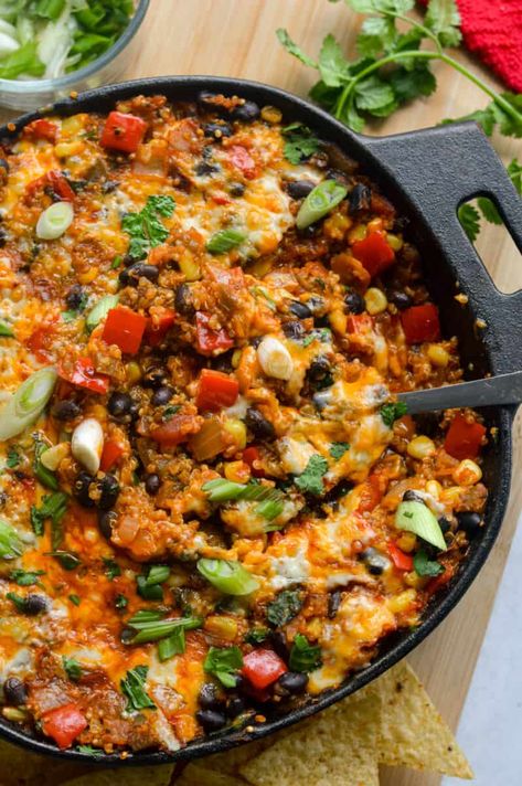 Birds eye of vegetarian Mexican taco skillet. One Pan Dinners Vegetarian, Veggie Mexican Recipes, Mexican Food Recipes Vegetarian, One Pan Vegetarian, Mexican Vegetarian Recipes, Rice Bowls Vegetarian, One Pan Mexican Quinoa, Vegan Pistachio, Vegetarian Tacos Recipes