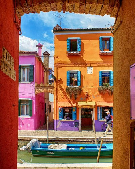 Study Abroad Europe, Burano Island, Somewhere In Northern Italy 1983, Veneto Italy, Venice Travel, Italy Photography, Europe Summer, Travel Trip, Venice Italy