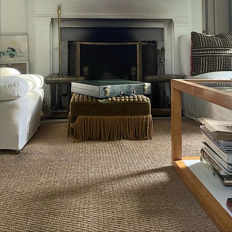 sisal or seagrass rug Gerald Bland style Living Room Sisal Rug, Seagrass Rug Living Room, Seagrass Carpet Living Room, Sisal Rugs In Living Rooms, Sisal Carpet Living Room, Layer Rugs Living Room, Sisal Rug Living Room, Ralph Lauren Living Room, Gerald Bland